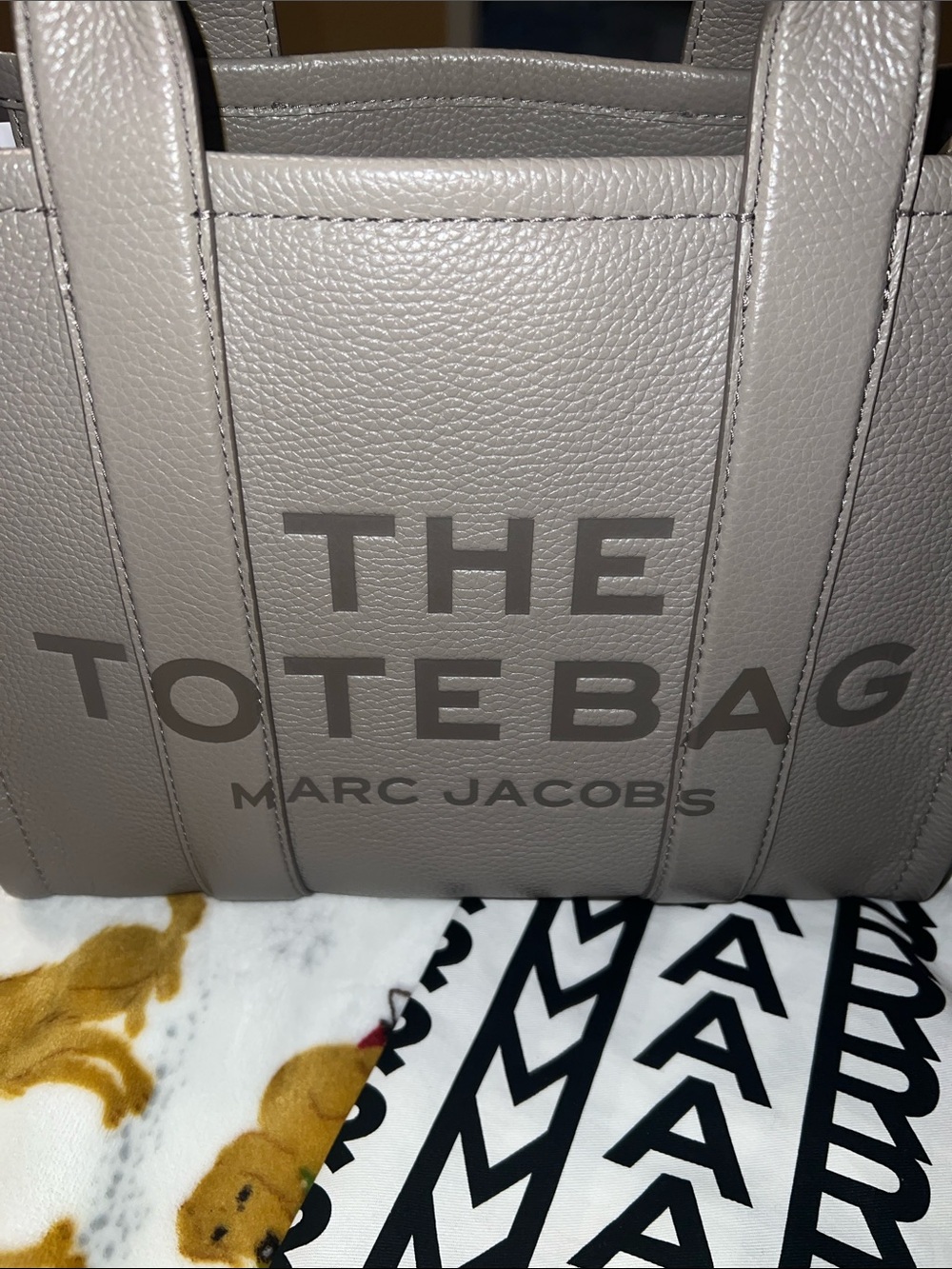 Marc Jacobs Gray Pebbled All Grain Leather Tote Bag New Never used. M size - Picture 3 of 10